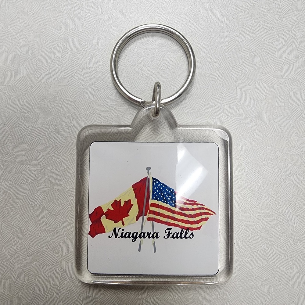 Vintage USA/Canada Niagara Falls Square Lucite Keychain Key Ring Collectible